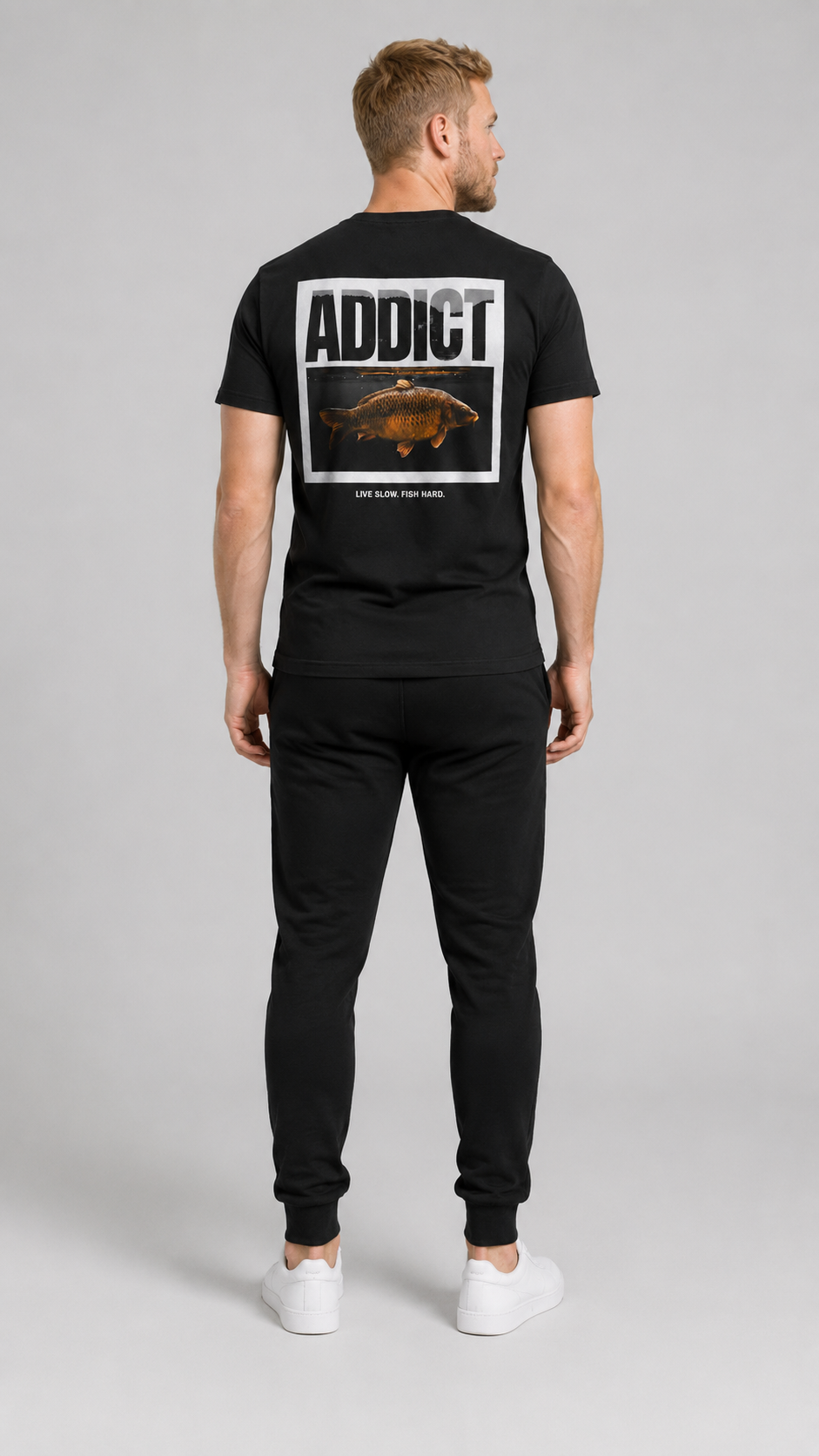 carpstylez ADDICT Shirt – Studio Mock Fullbody, Karpfen-Streetwear
