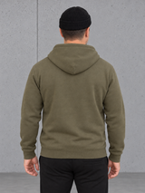 ESSENTIALS Fisherman Beanie in Black – Rückenansicht, getragen von Olli mit Khaki-Hoodie #color_black
