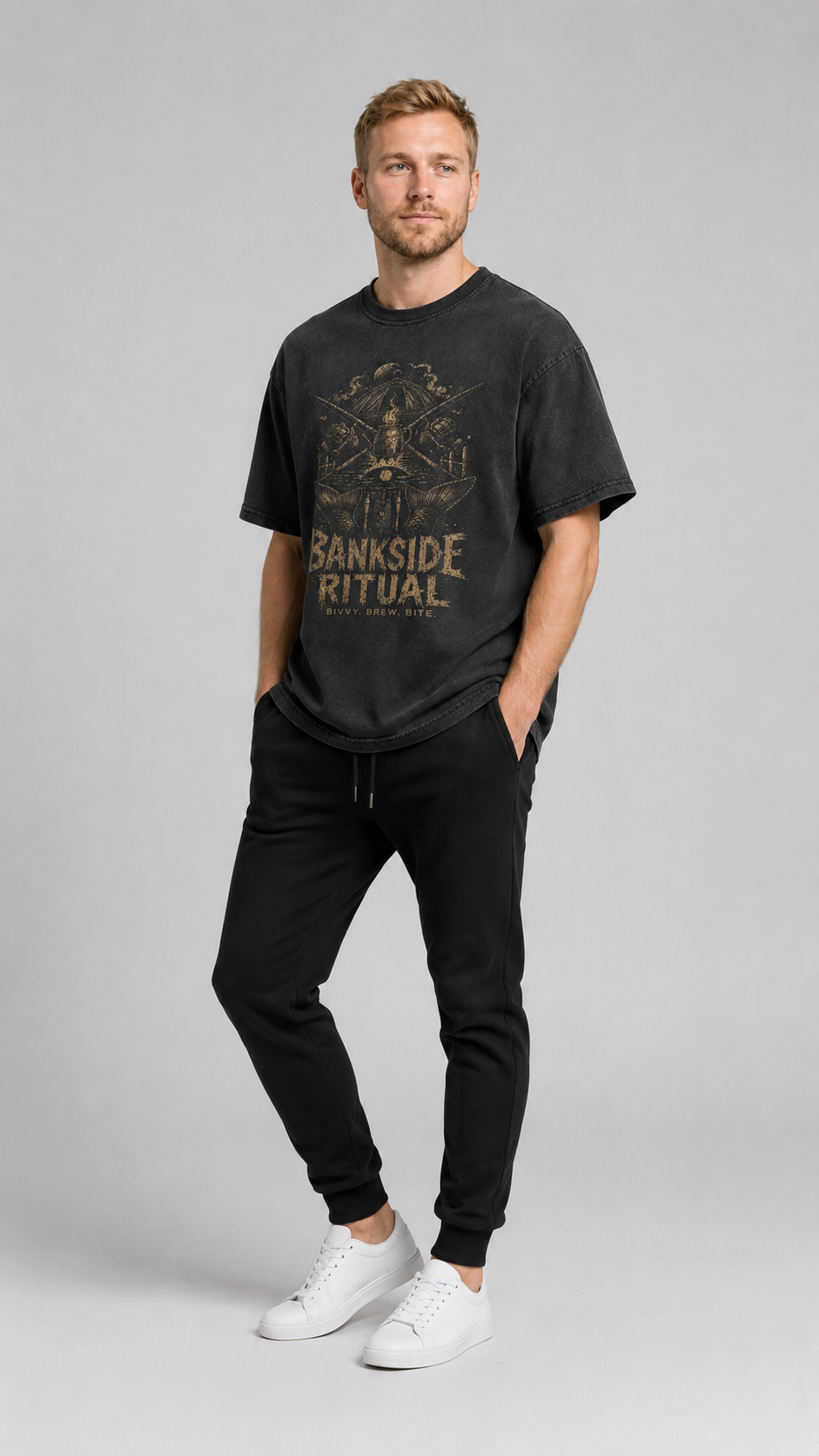 carpstylez BANKSIDE RITUAL Acid Wash Oversize Shirt – Studio Mock Fullbody, Karpfen-Streetwear