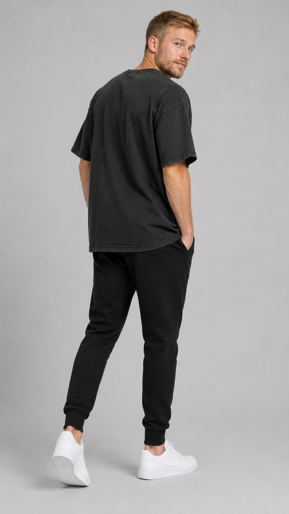 carpstylez BANKSIDE SAINT Acid Wash Oversize Shirt – Studio Mock Fullbody, Karpfen-Streetwear