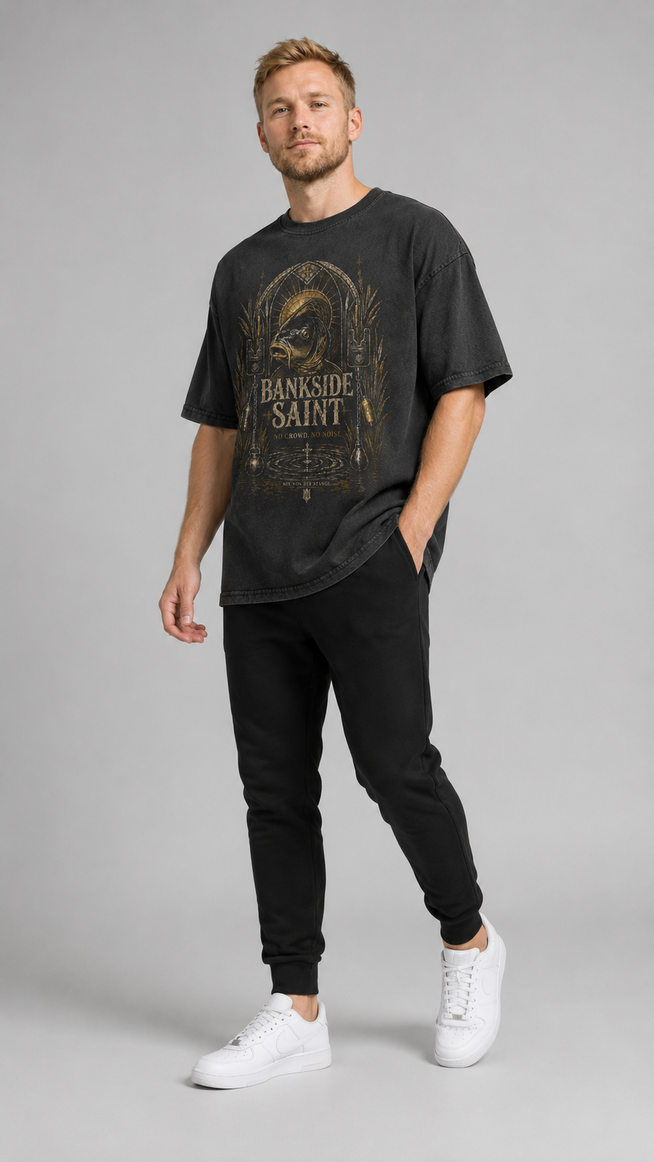 carpstylez BANKSIDE SAINT Acid Wash Oversize Shirt – Studio Mock Fullbody, Karpfen-Streetwear