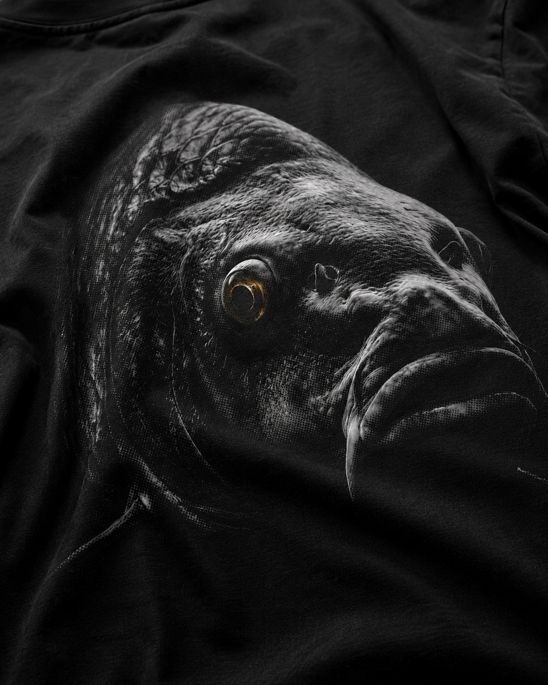 carpstylez BLACKWATER CARP Shirt – Detail, Karpfen-Streetwear