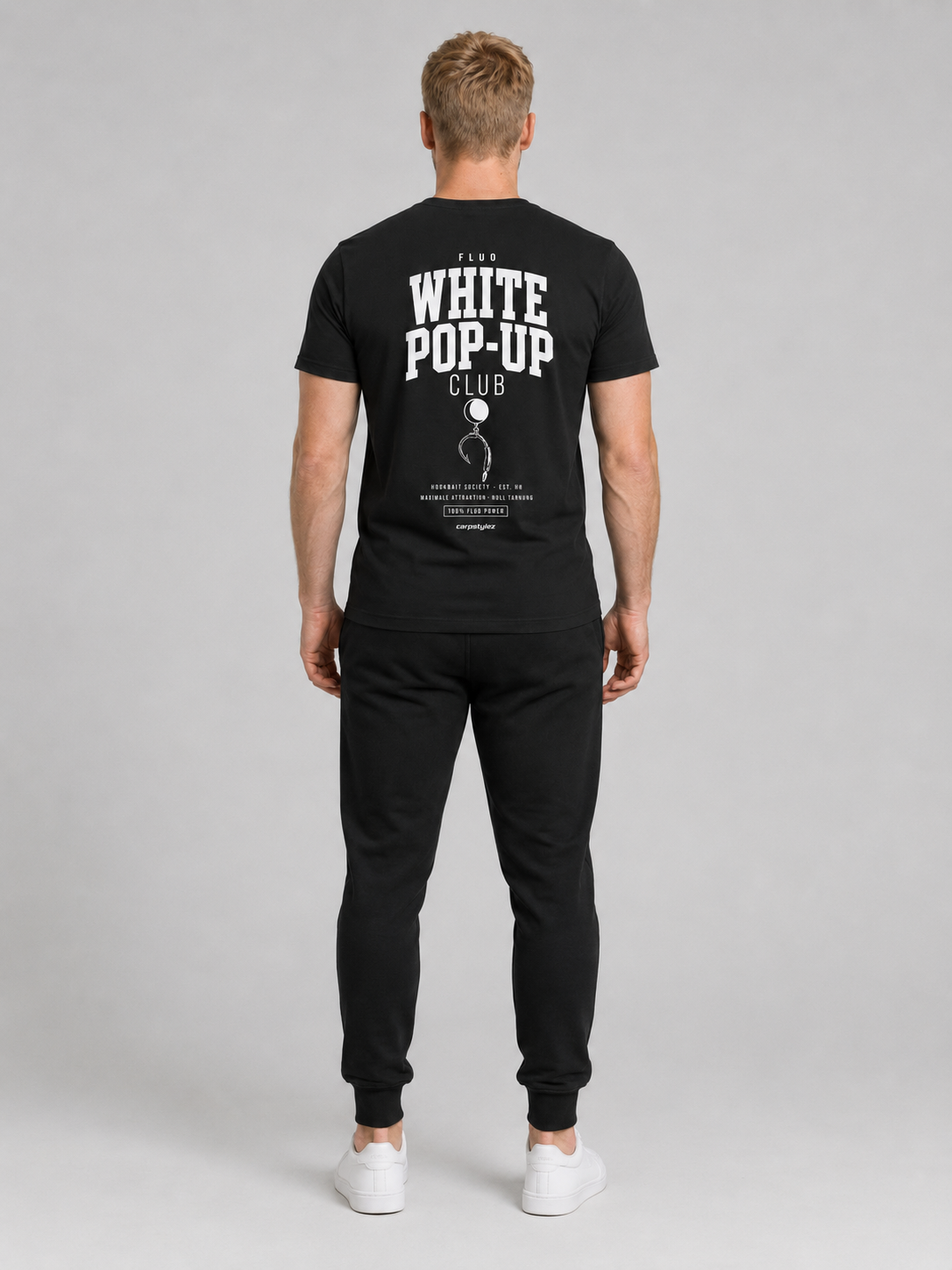 carpstylez FLUO WHITE POP-UP Club Shirt schwarz – getragen, Rückansicht Ganzkörper