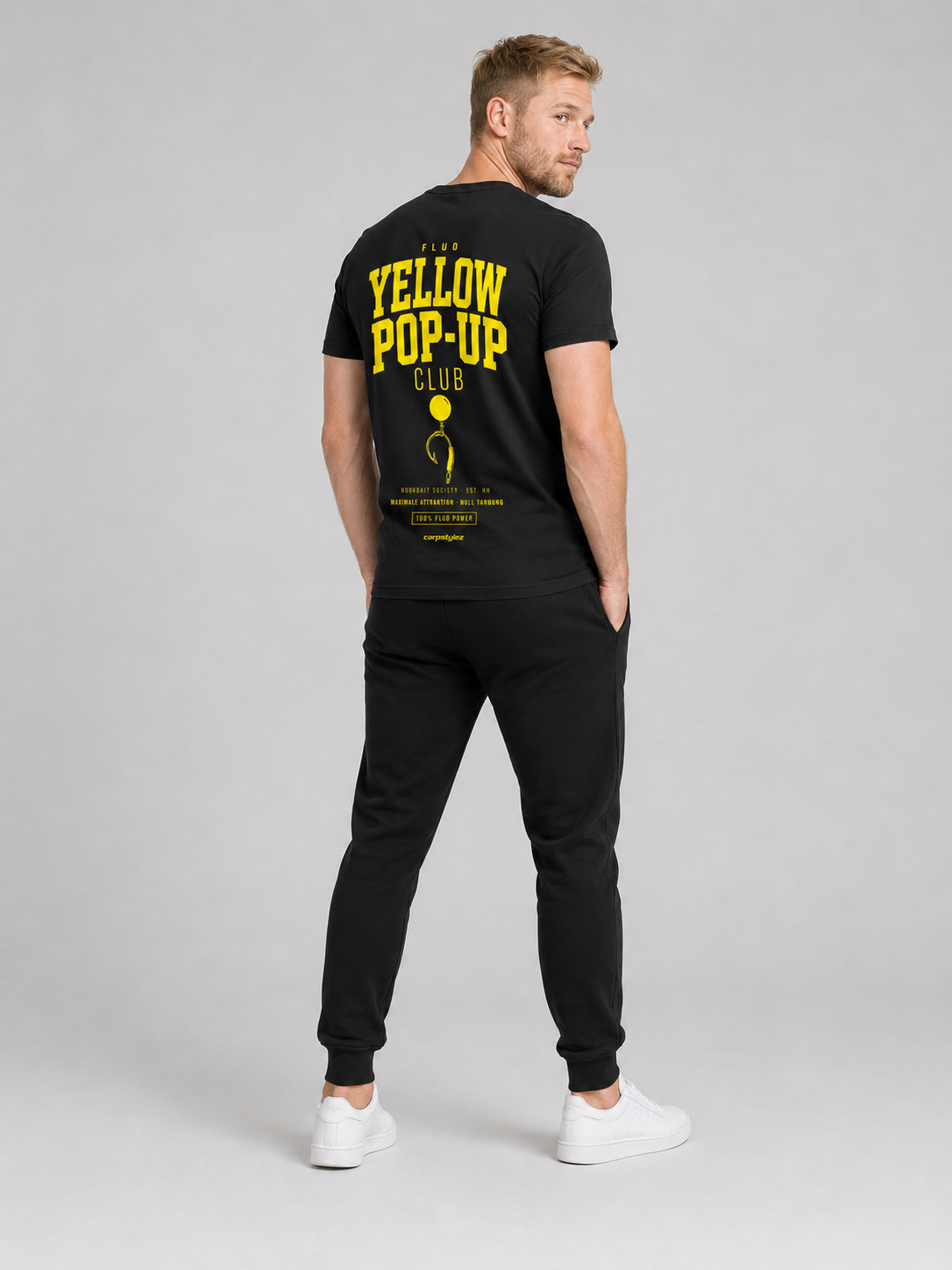 carpstylez FLUO YELLOW POP-UP Club Shirt schwarz – getragen, Ganzkörper Rückseite