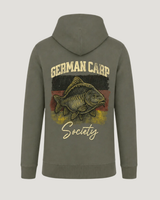 carpstylez German Carp Society Hoodie – Backprint, khakifarbener Karpfen-Hoodie #farbe_organic khaki