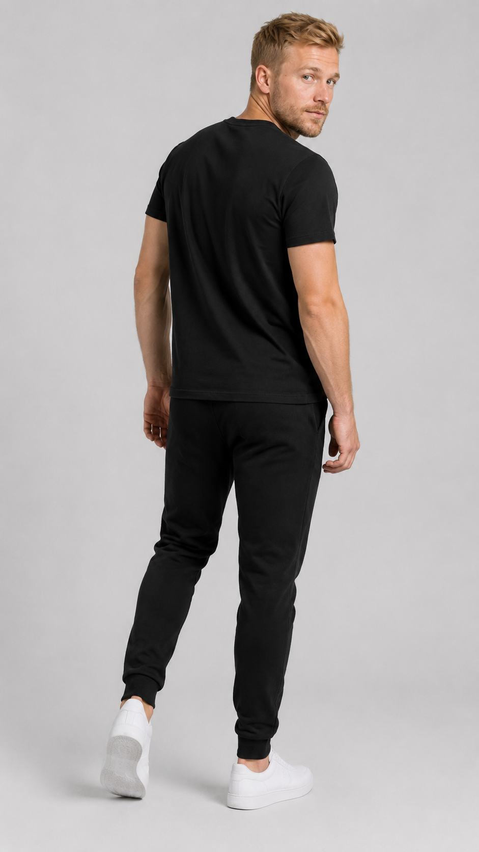 carpstylez HOMIES Shirt – Studio Mock Fullbody, Karpfen-Streetwear