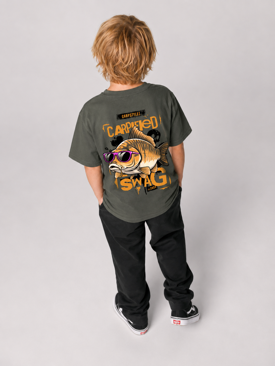 carpstylez Kids CARPIFIED SWAG Shirt – Studio Mock, Karpfen-Streetwear