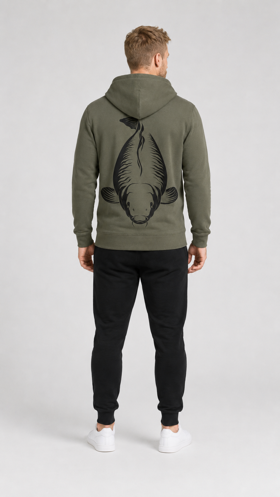 carpstylez KING CARP Hoodie – Studio Mock Fullbody, Karpfen-Streetwear