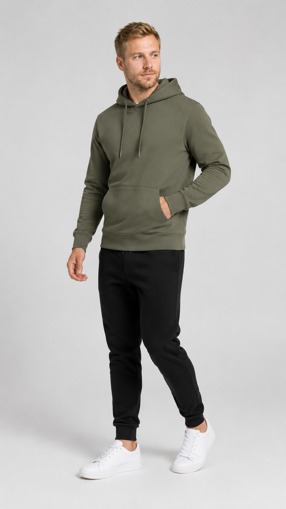carpstylez KING CARP Hoodie – Studio Mock Fullbody, Karpfen-Streetwear