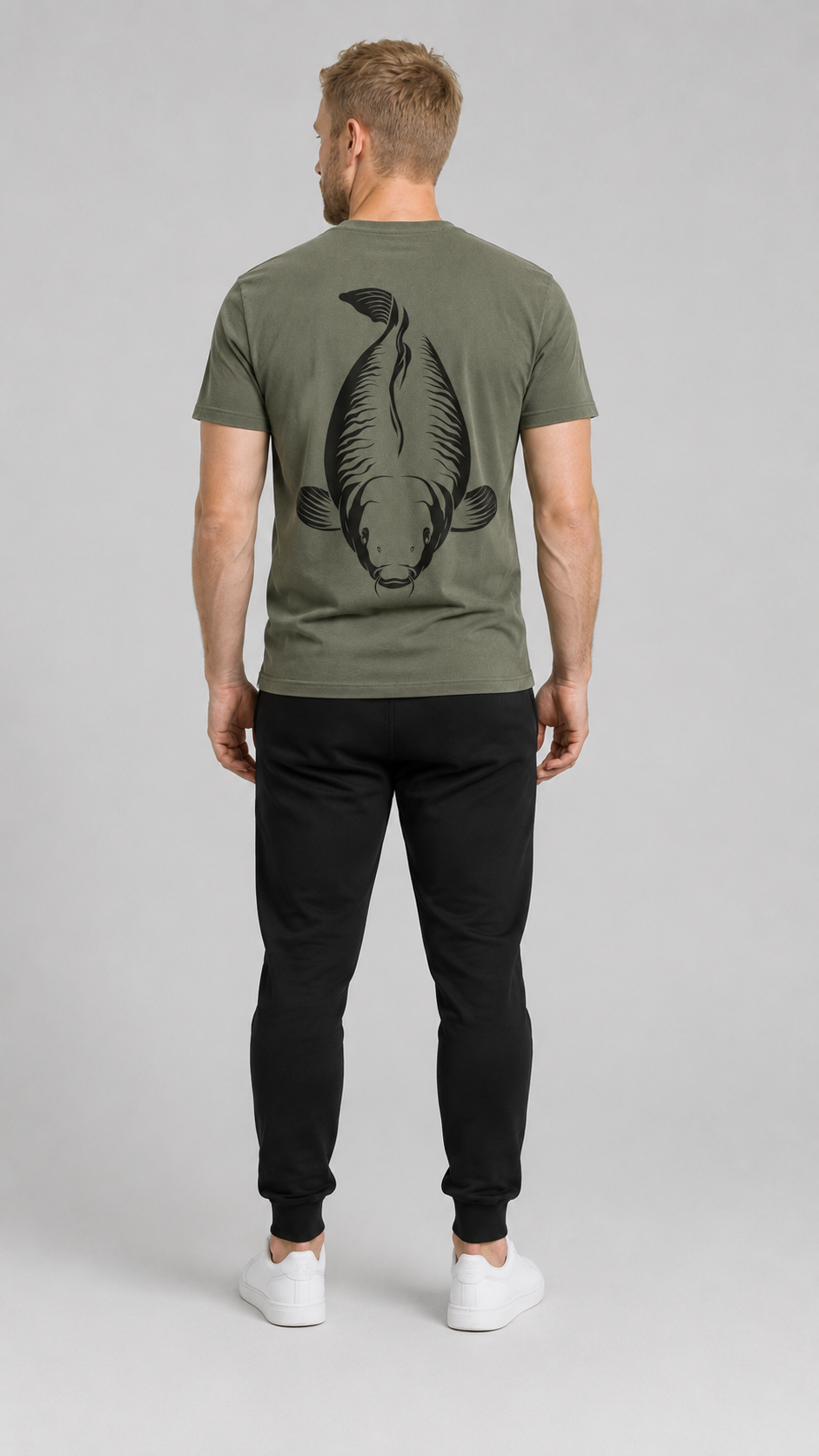 carpstylez KING CARP Shirt – Studio Mock Fullbody, Karpfen-Streetwear