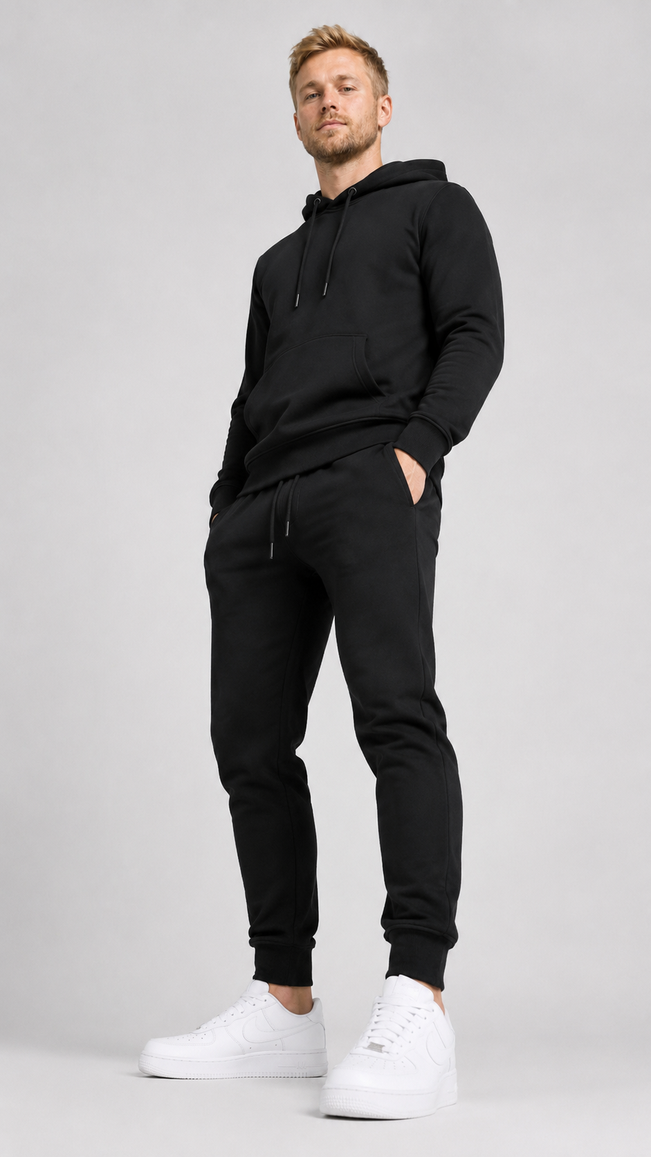 carpstylez PASSION Hoodie – Studio Mock Fullbody, Karpfen-Streetwear