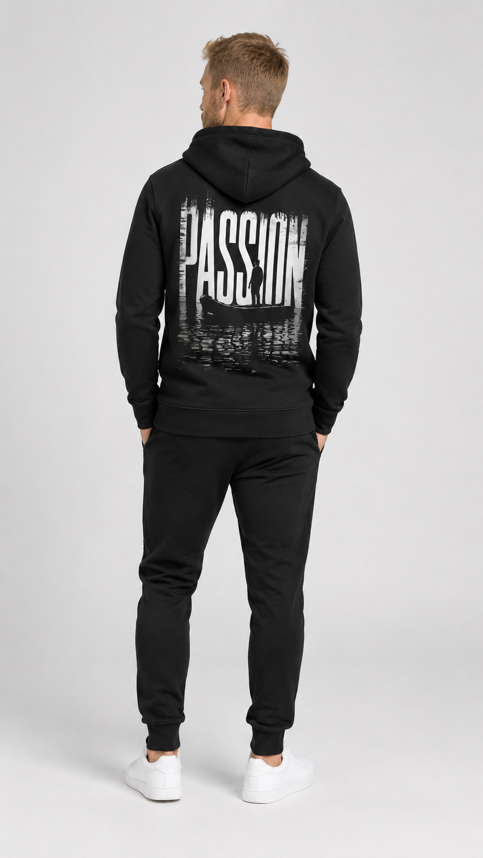 carpstylez PASSION Hoodie – Studio Mock Fullbody, Karpfen-Streetwear