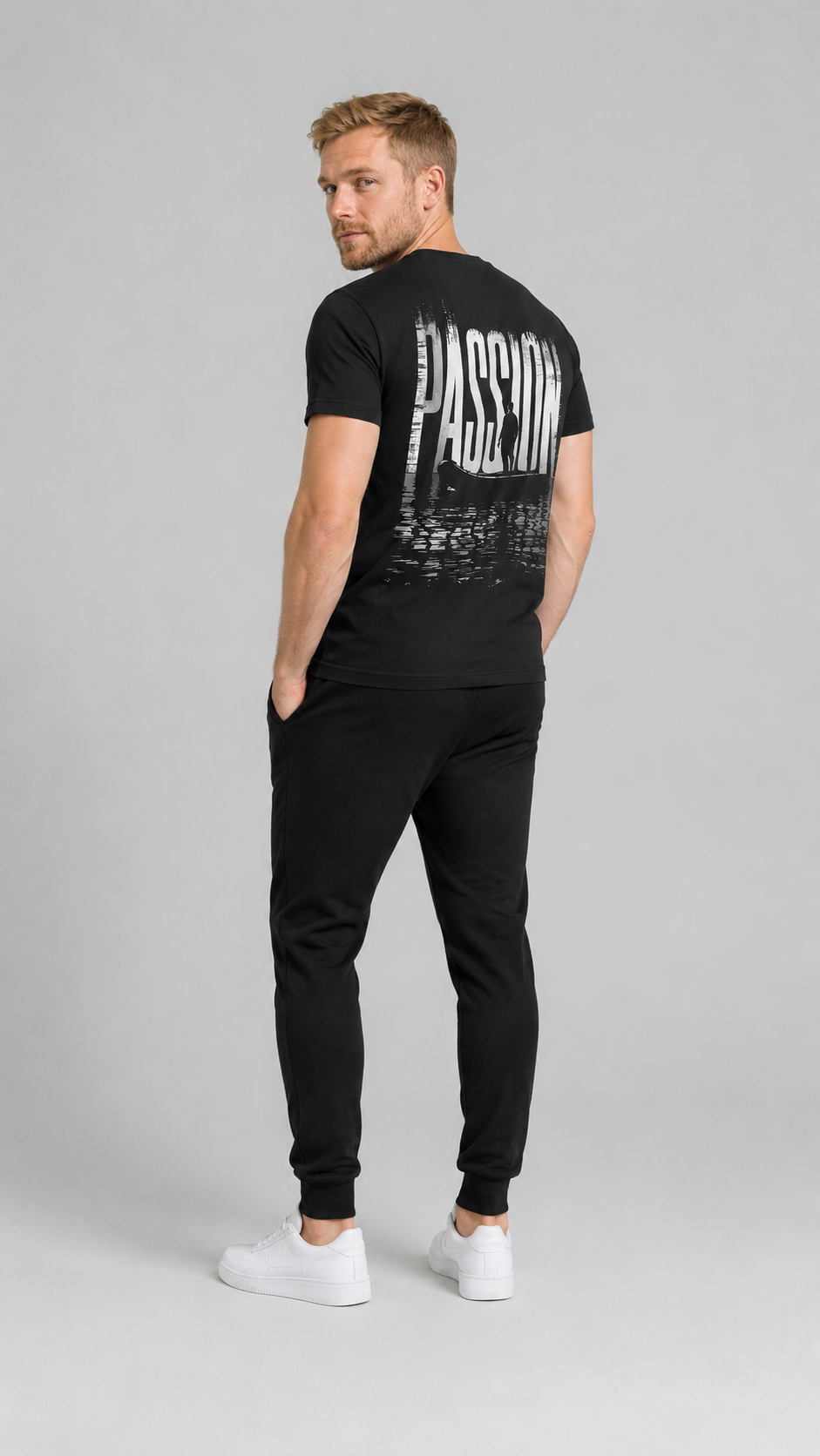 carpstylez PASSION Shirt – Studio Mock Fullbody, Karpfen-Streetwear
