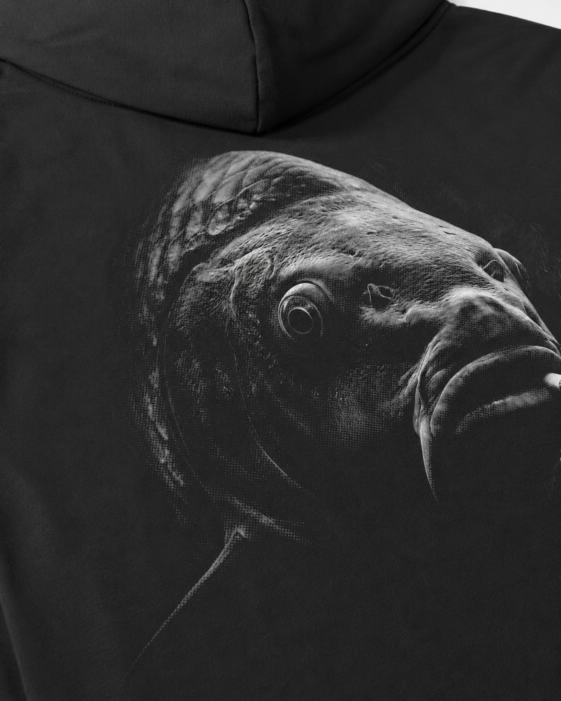 carpstylez SILT & SMOKE CARP Hoodie – Detail, Karpfen-Streetwear
