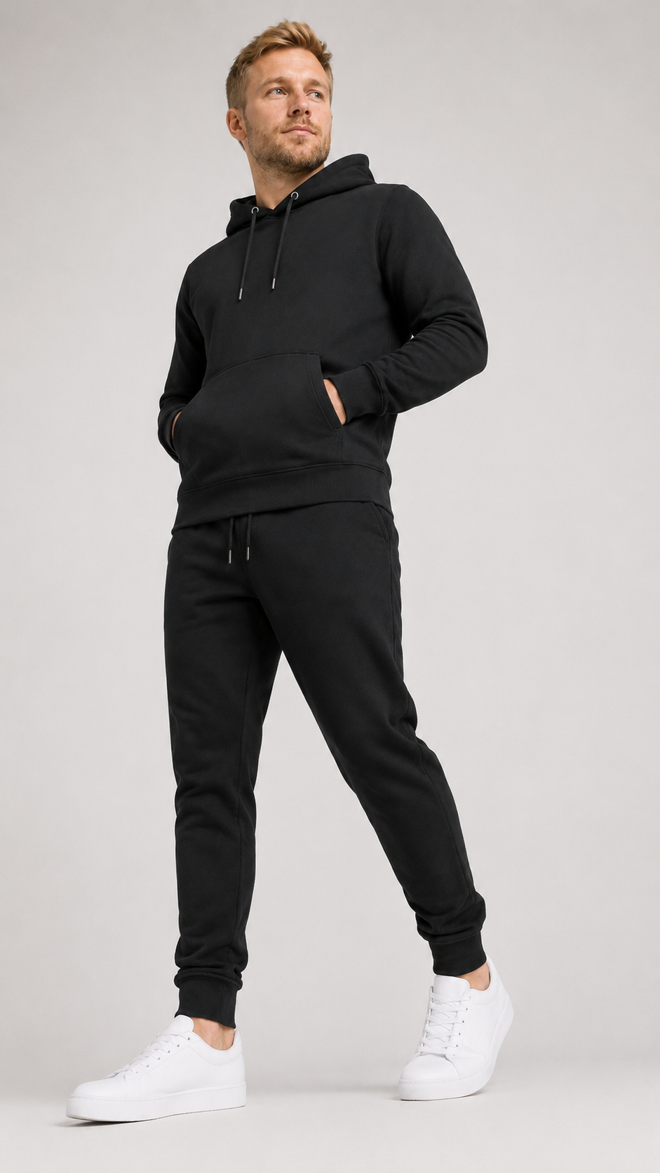carpstylez SILT & SMOKE CARP Hoodie – Studio Mock Fullbody, Karpfen-Streetwear