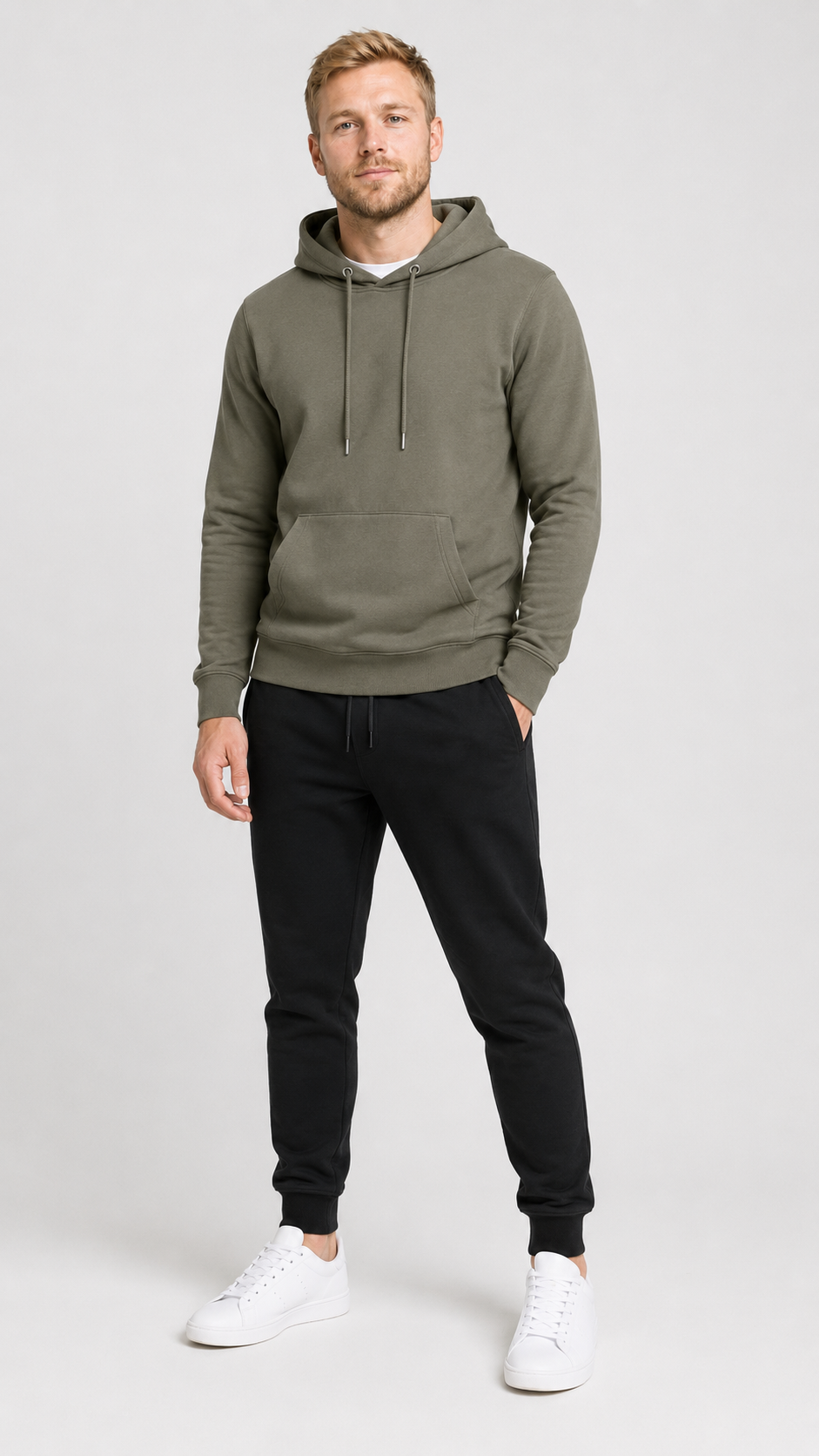 carpstylez THE BANK Club Hoodie – Studio Mock Fullbody, Karpfen-Streetwear