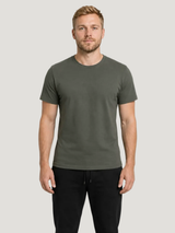 carpstylez THE RIGS D-Rig Shirt Organic Khaki – Trageansicht 2, Karpfen-Streetwear _var_organic-khaki #farbe_organic khaki