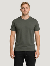 carpstylez THE RIGS Spinner Rig Shirt Organic Khaki – Trageansicht 2, Karpfen-Streetwear _var_organic-khaki #farbe_organic khaki