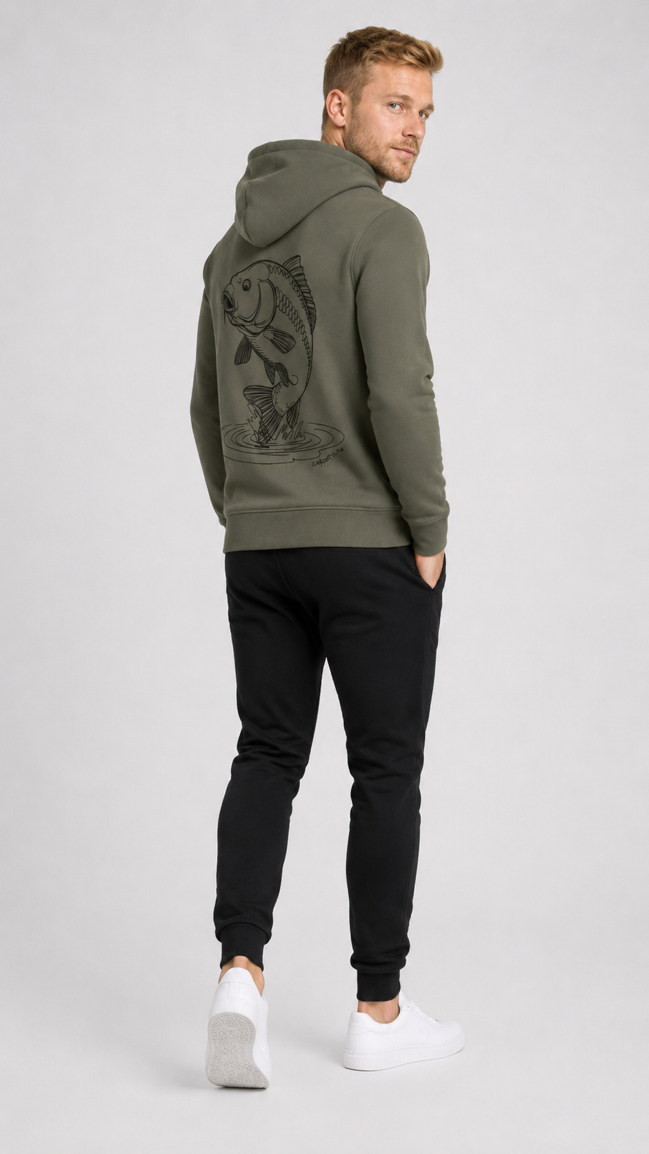 carpstylez THE RISE Hoodie – Studio Mock Fullbody, Karpfen-Streetwear