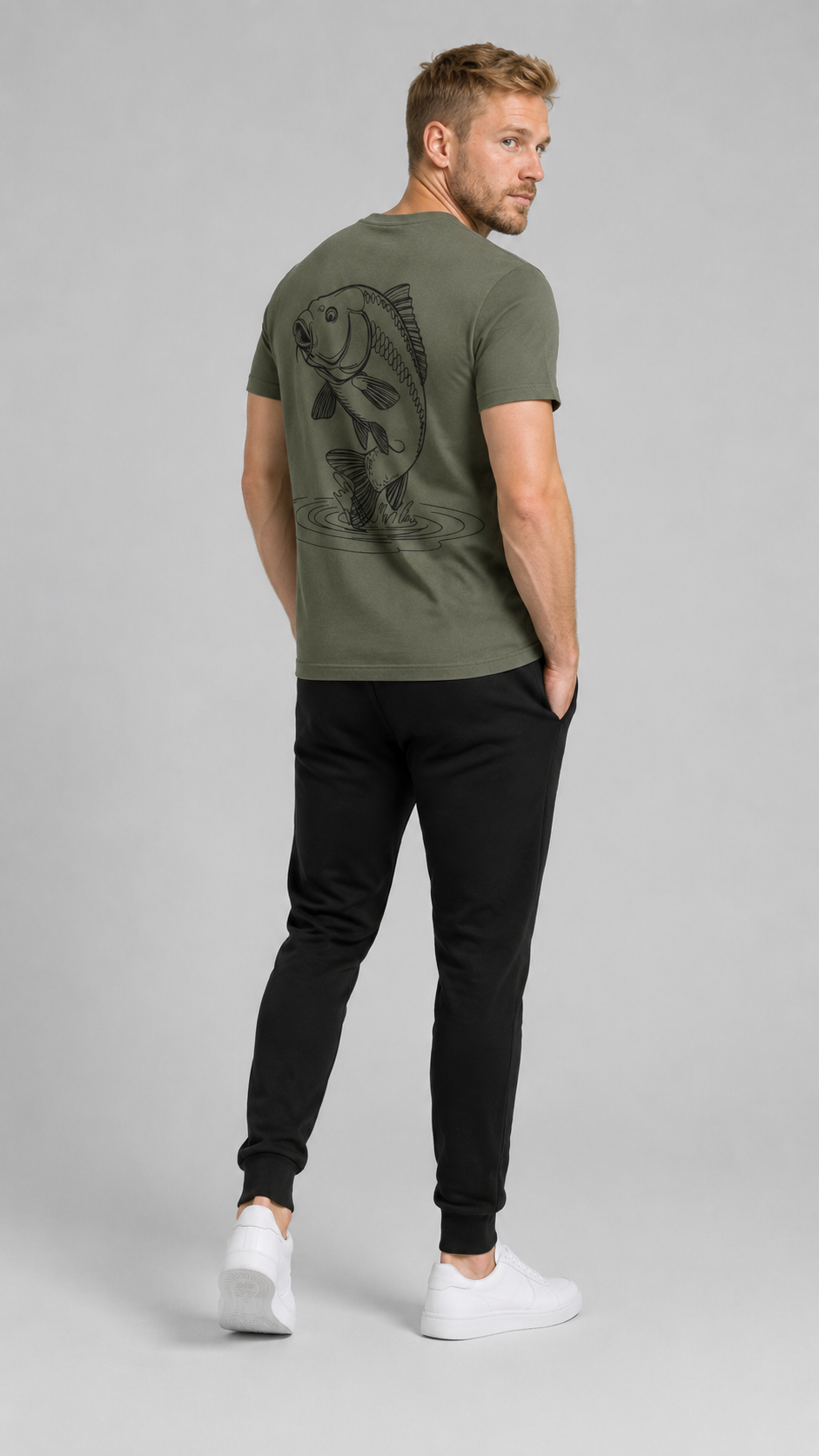 carpstylez THE RISE Shirt – Studio Mock Fullbody, Karpfen-Streetwear