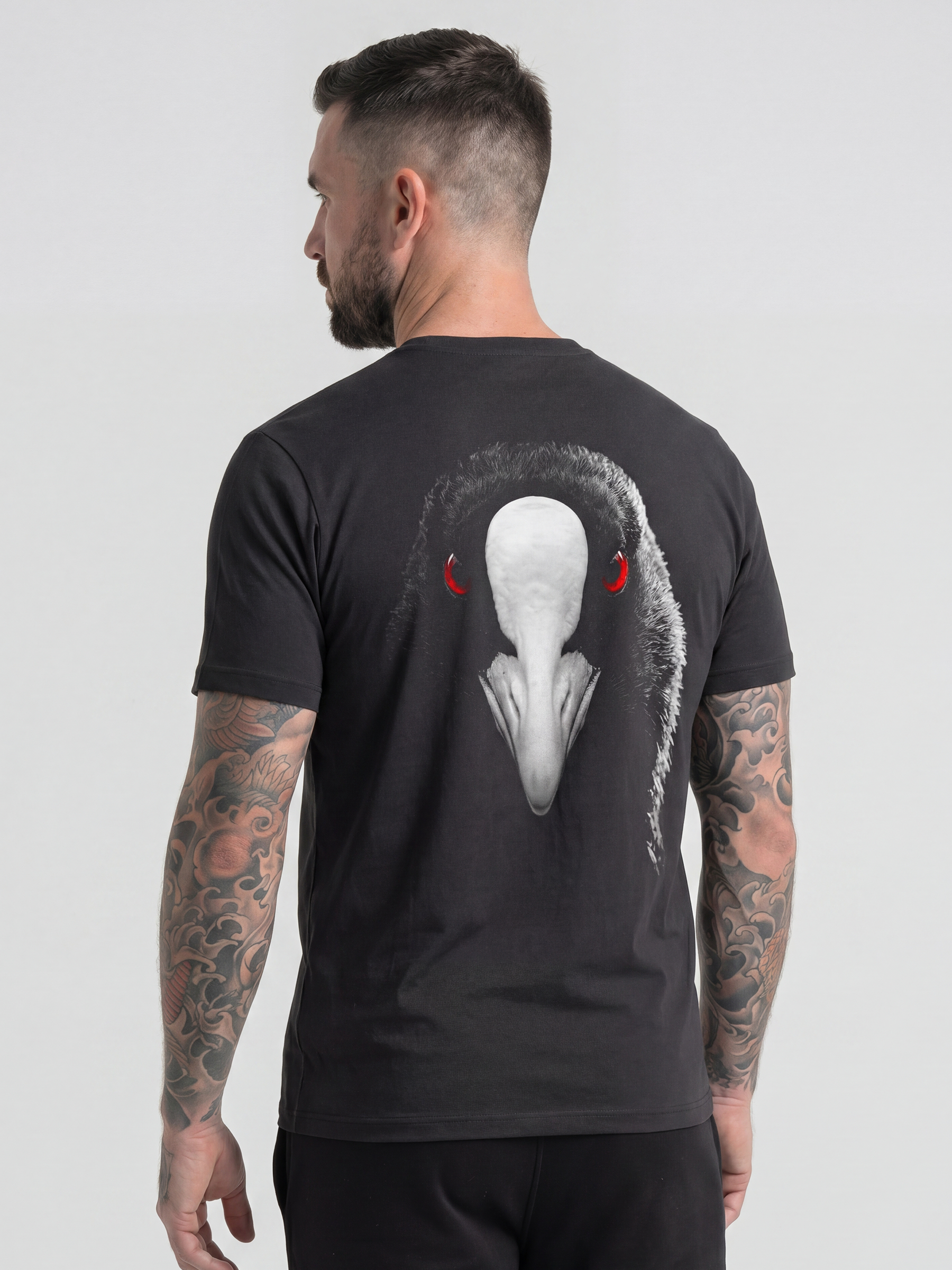 Schwarzes carpstylez Shirt „Blackwater Coot“ mit Blässhuhn-Rückenprint – Streetwear fürs Karpfenangeln