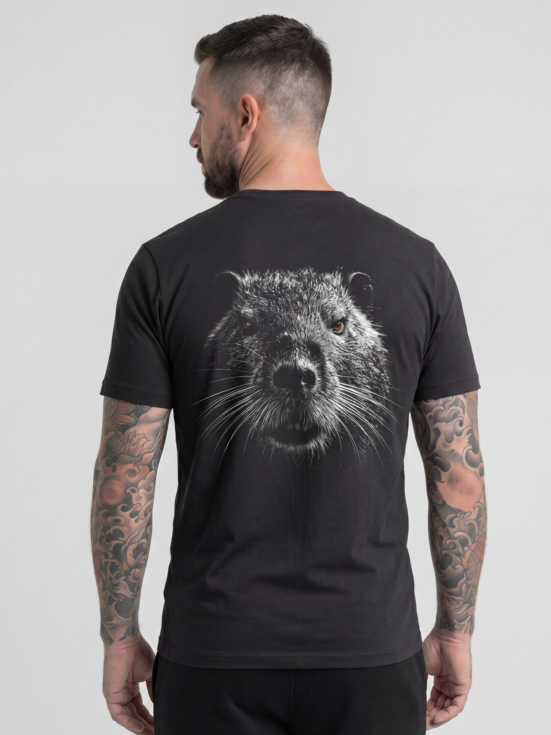 Schwarzes carpstylez Shirt „Blackwater Nutria“ mit Nutria-Rückenprint – Streetwear fürs Karpfenangeln