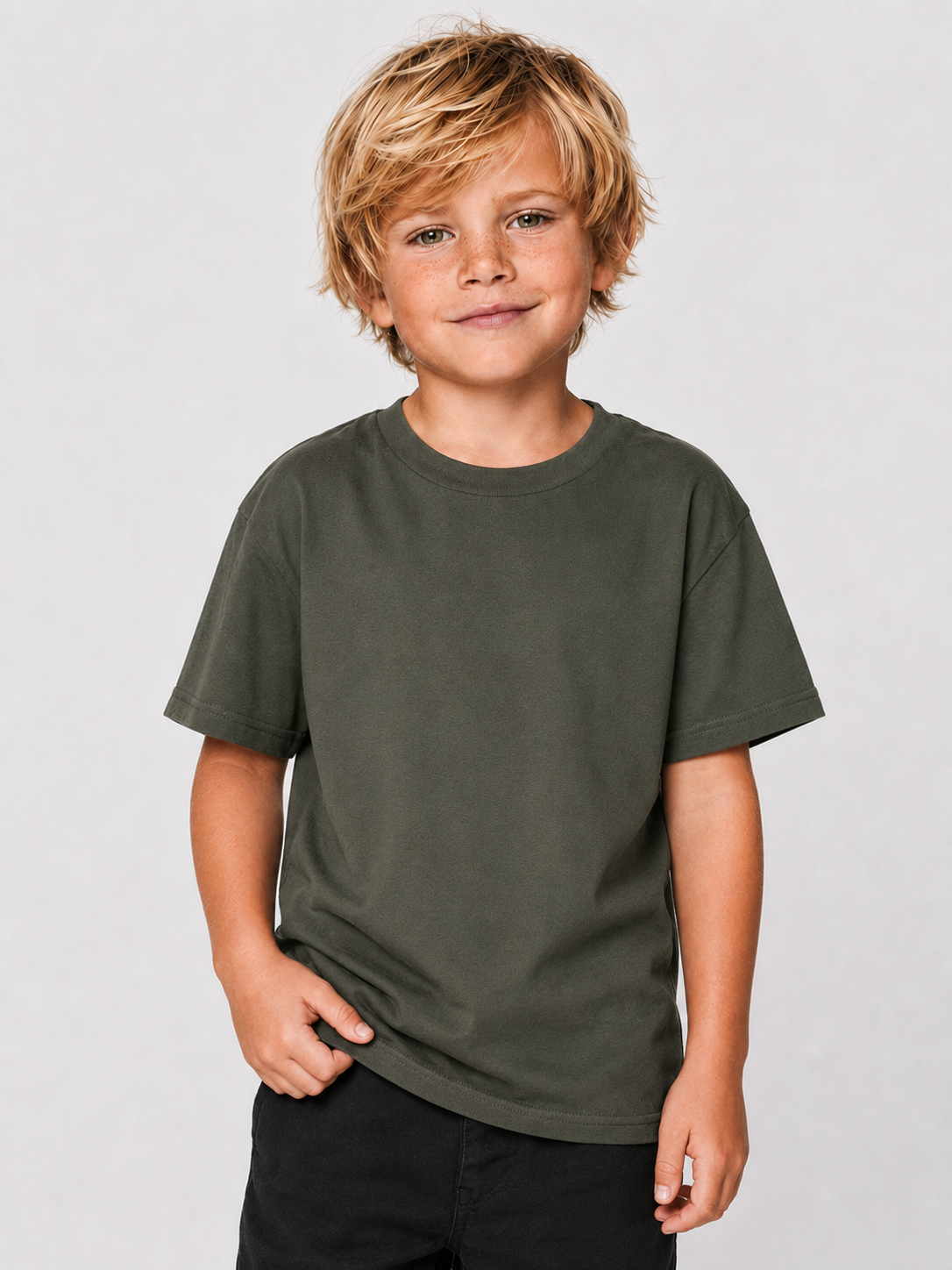 KING CARP Kids Shirt Khaki – cleane Vorderansicht, Karpfenangler-Streetwear