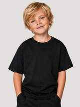 KINGFISHER VIBES Kids Shirt Schwarz – cleane Vorderansicht, Karpfenangler-Streetwear #farbe_black