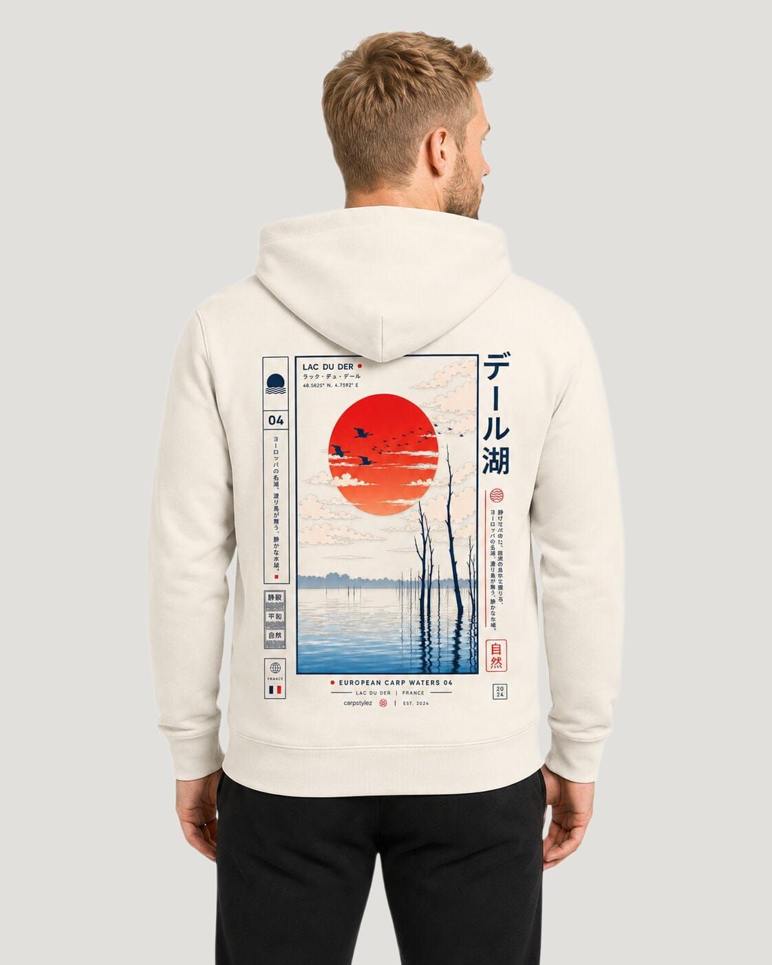 LAC DU DER NS401 Hoodie Ivory – getragen Rückseite #farbe_ivory