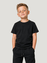 carpstylez Kids BLACKWATER COOT Shirt Black – Vorderansicht am Kind, Front clean #farbe_black