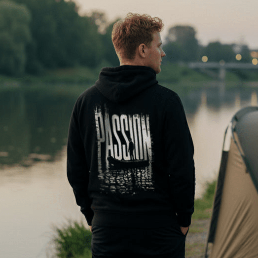Karpfen Angeln mit PASSION Prime Hoodie - CAST carpstylez